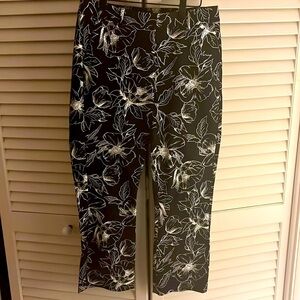 White House Black Market‎ Flare crop pant black/white 4